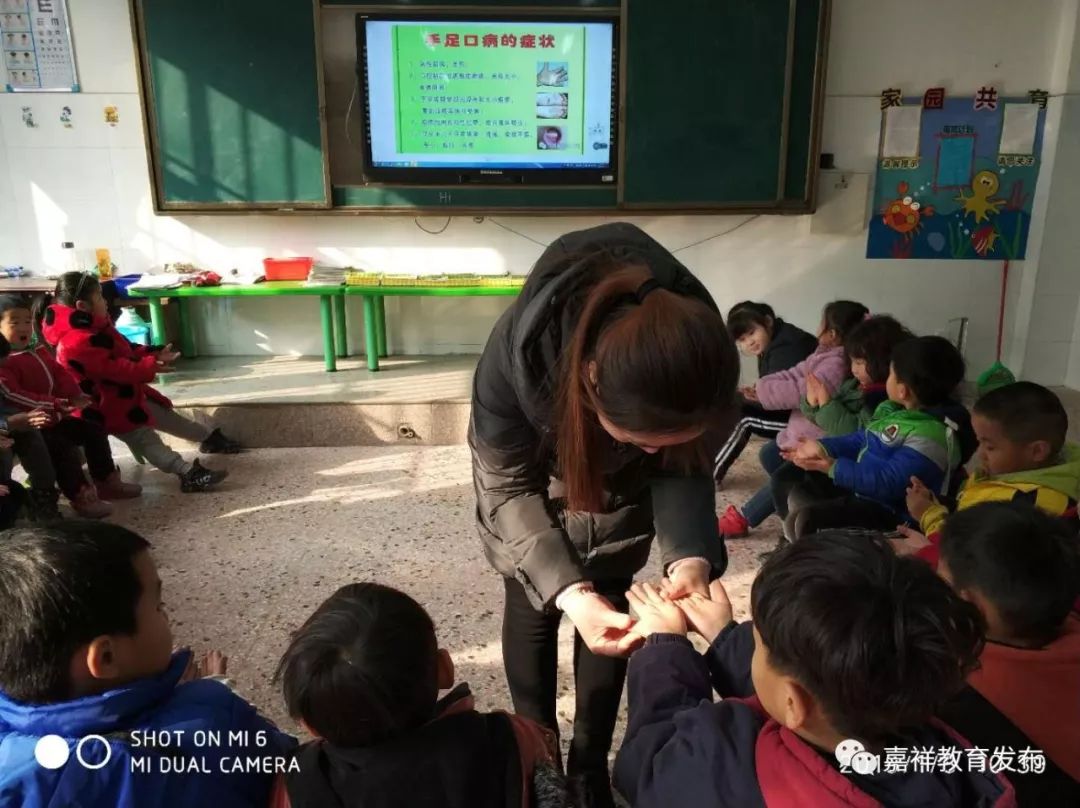 营养餐橡皮泥手工制作_橡皮泥手工餐具_橡皮泥手工做饭