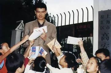 蹦床篮球比赛_篮球冠军蹦床参加人有几个_蹦床篮球冠军有哪些人参加